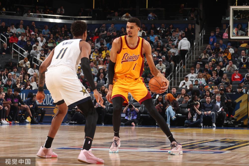 位的队友手 位的队友手