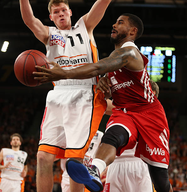 式比赛中以 式比赛中以